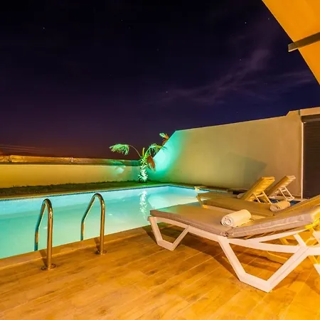 4 Kisilik Ozel Havuzlu Ve Bahceli Villa, Mugla - Awz216 *